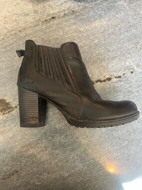 boc Black Leather Stacked Heel Chelsea Booties